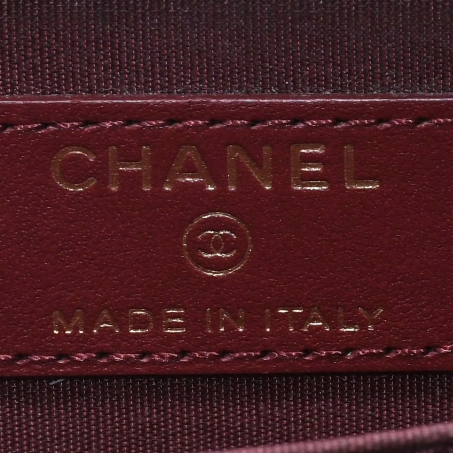 極美品 CHANEL シャネル カメリア型押し マトラッセ ラウンド