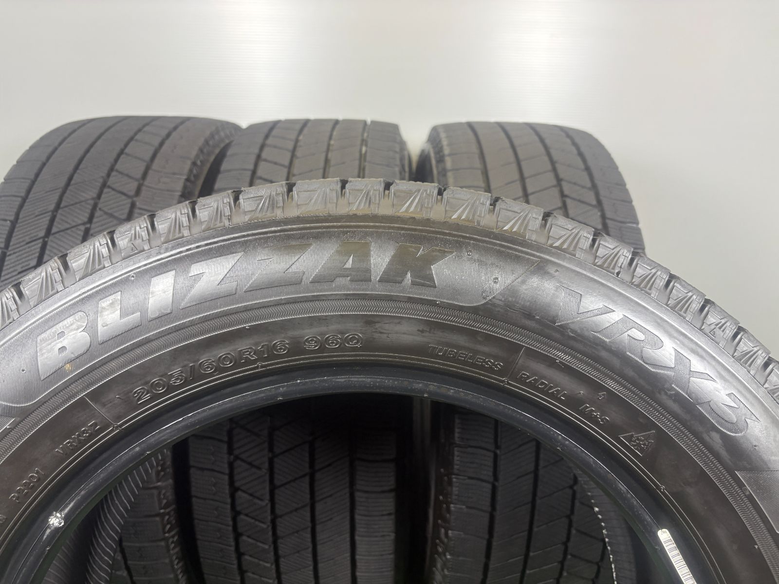 送料無料☆205/60R16 ブリヂストン VRX3 2024年製 4本 冬 タイヤ