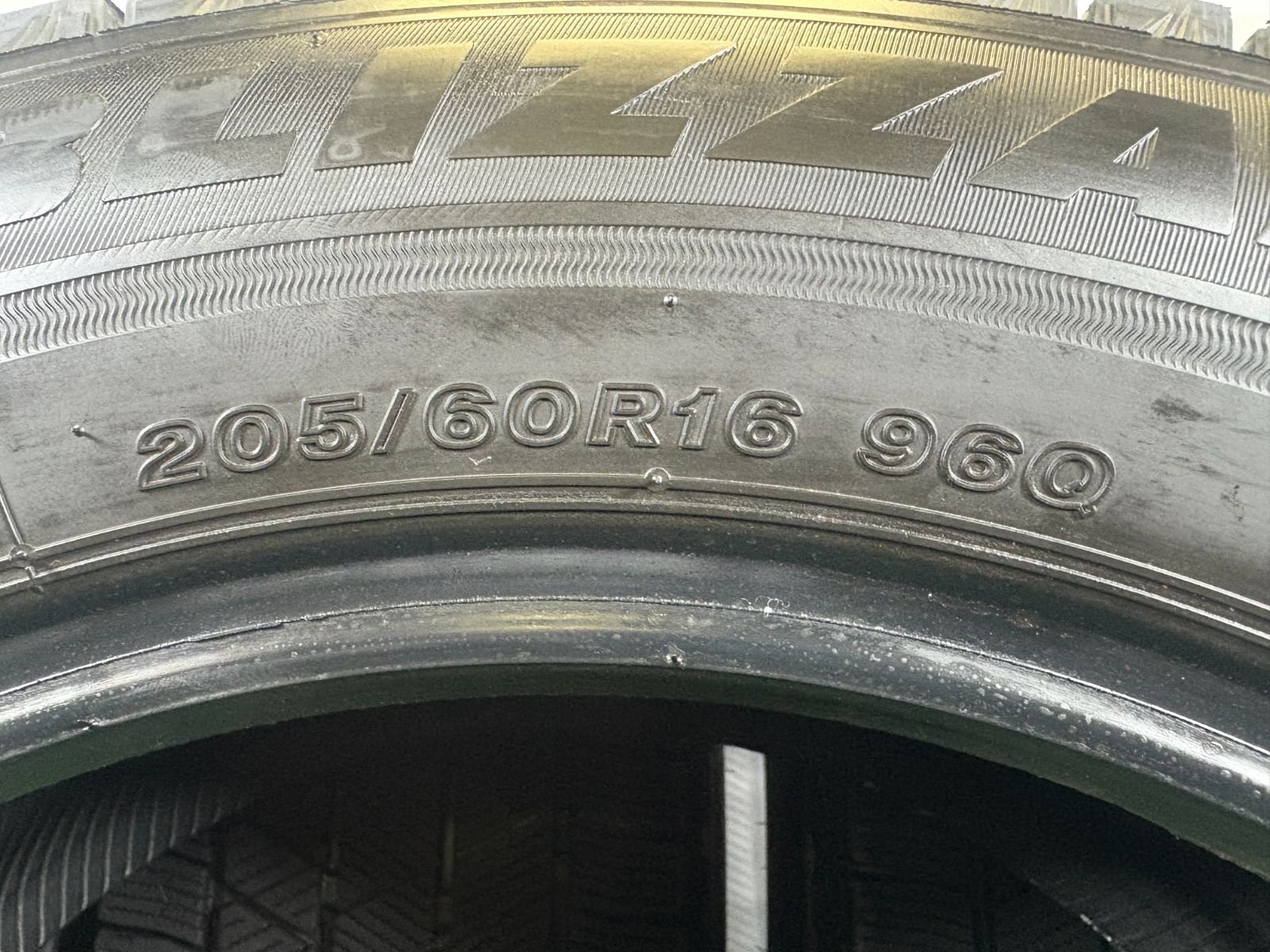 送料無料☆205/60R16 ブリヂストン VRX3 2024年製 4本 冬 タイヤ