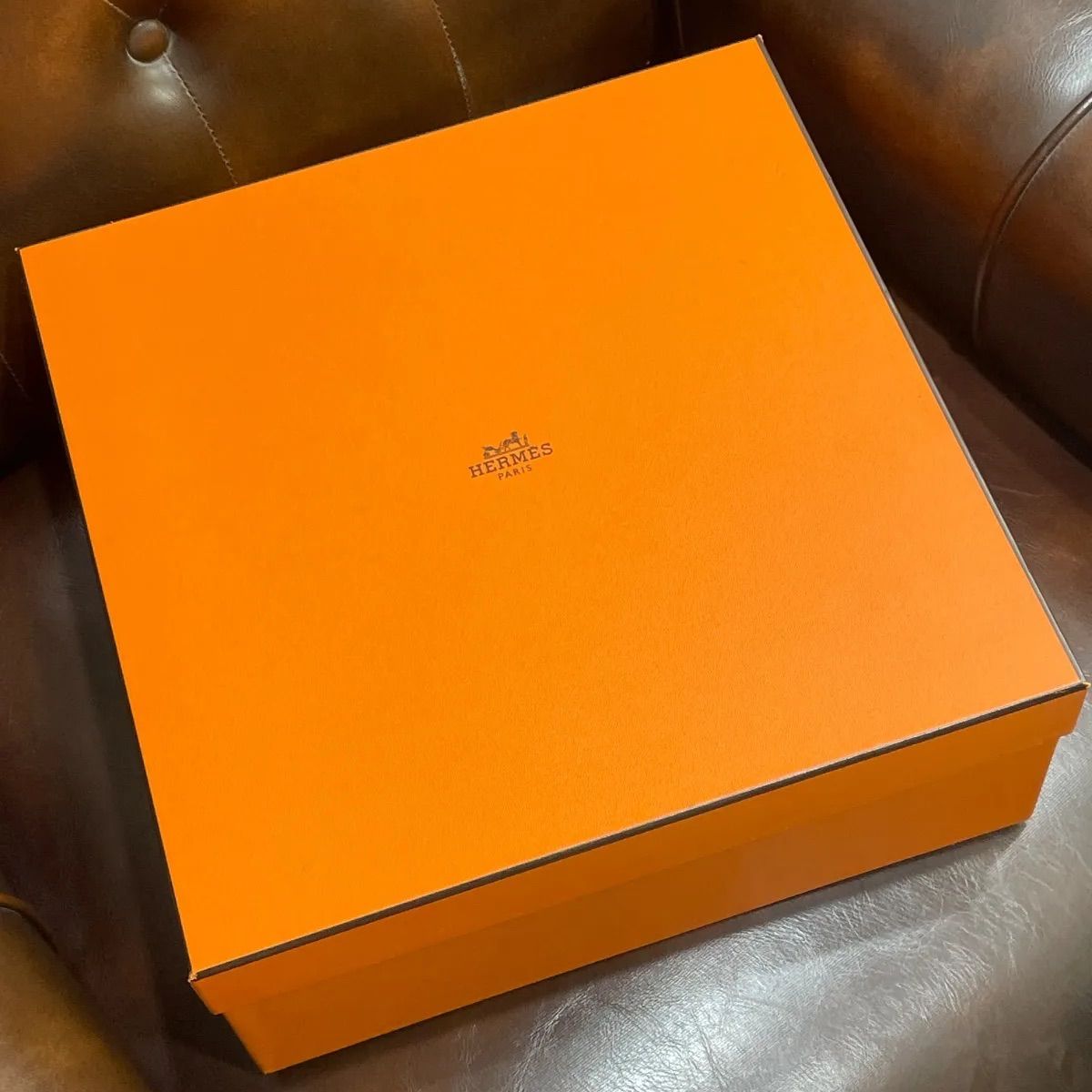 No.2 HERMES エルメス　空箱　約縦34.5㎝　横34.7 高さ13.7㎝　保管ケース　収納ケース　鞄　ギフトBOX オレンジNo.3