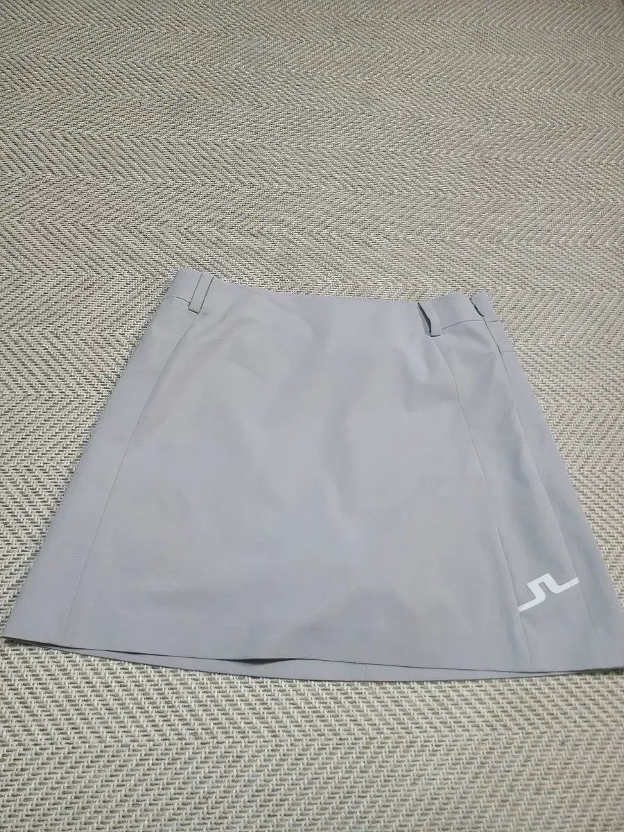 27) J LINDEBERG ゴルフ キュロット グレー