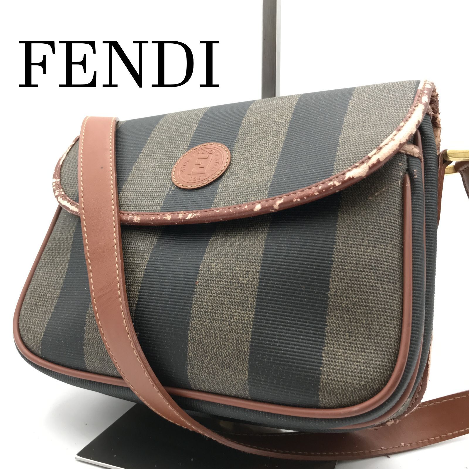FENDI フェンディ ショルダーバッグ ぺカン ワンショルダー クロス 