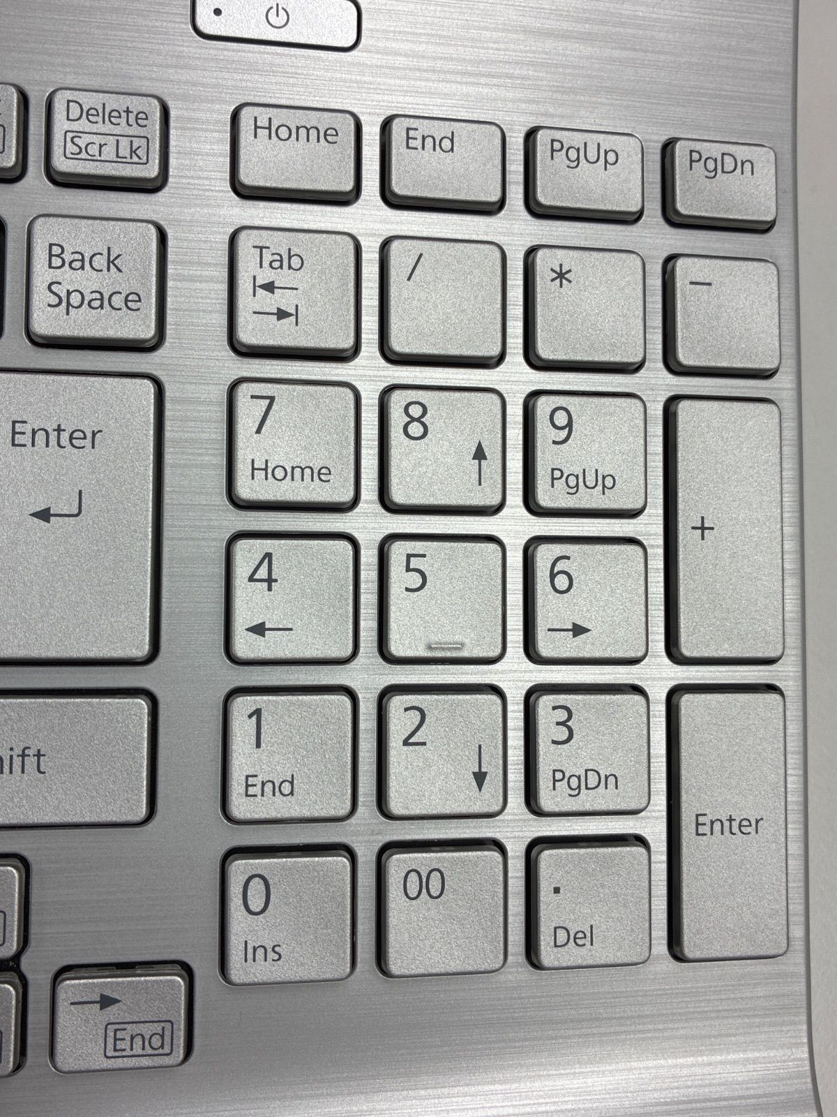 ジャンク 富士通 Windowsノート 全体的に状態悪い - メルカリ