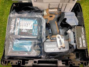 ☆マキタ(Makita)18V 充電式インパクトドライバ TD173DGXAB(ブラウン) マキタ純正バッテリ、充電器、ケース付 未使用 34,450円
