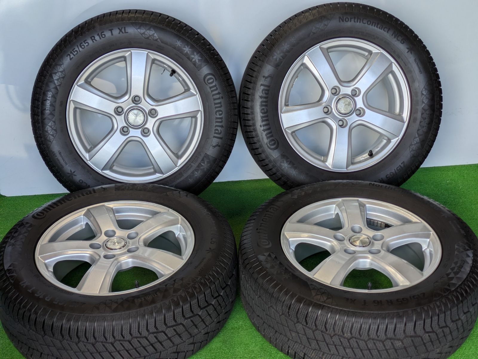 ■2020年製 コンチネンタル ノースコンタクト6　NC6　■16インチアルミホイールスタッドレスタイヤ　■215/65R16