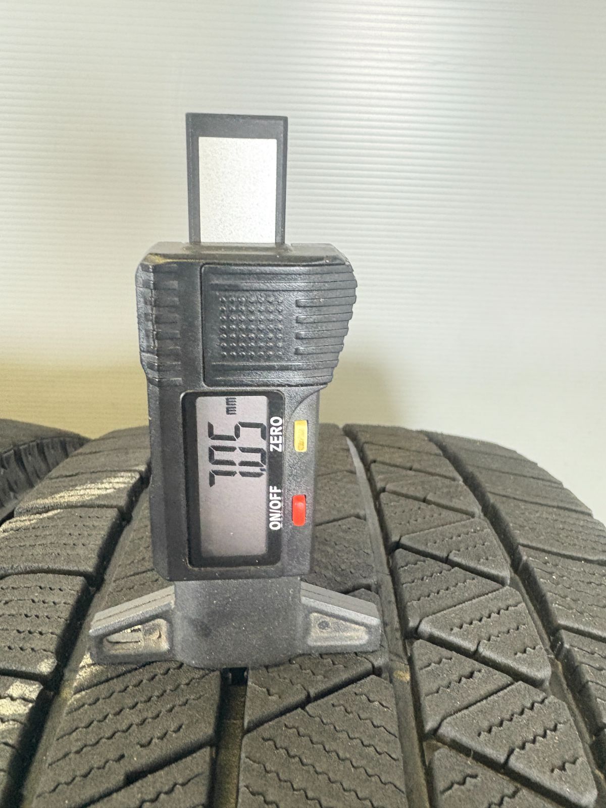 送料無料☆205/60R16 ブリヂストン VRX3 2024年製 4本 冬 タイヤ 