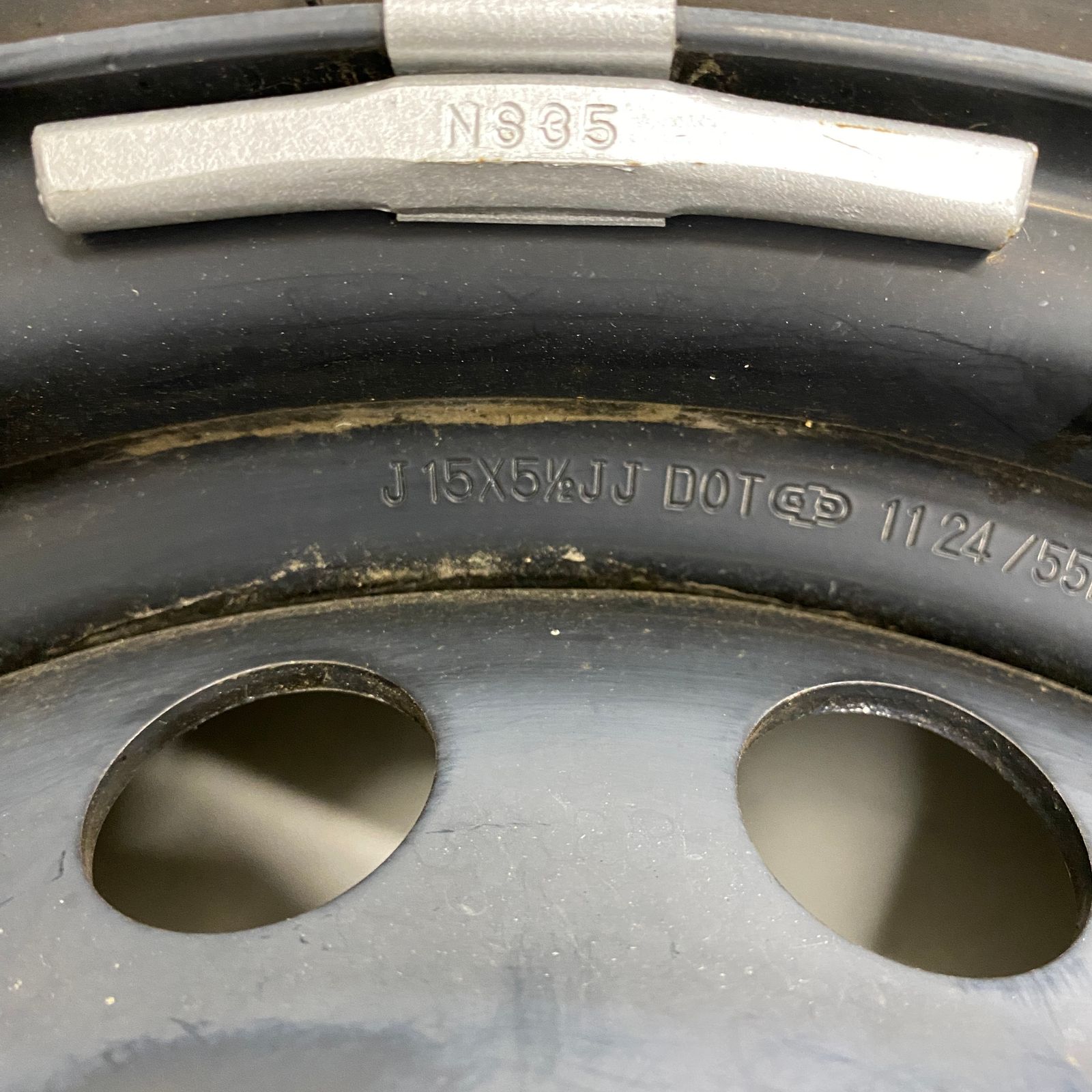 日産キャラバン純正スチールホイール 15インチ 5.5J 6H PCD139.7 +