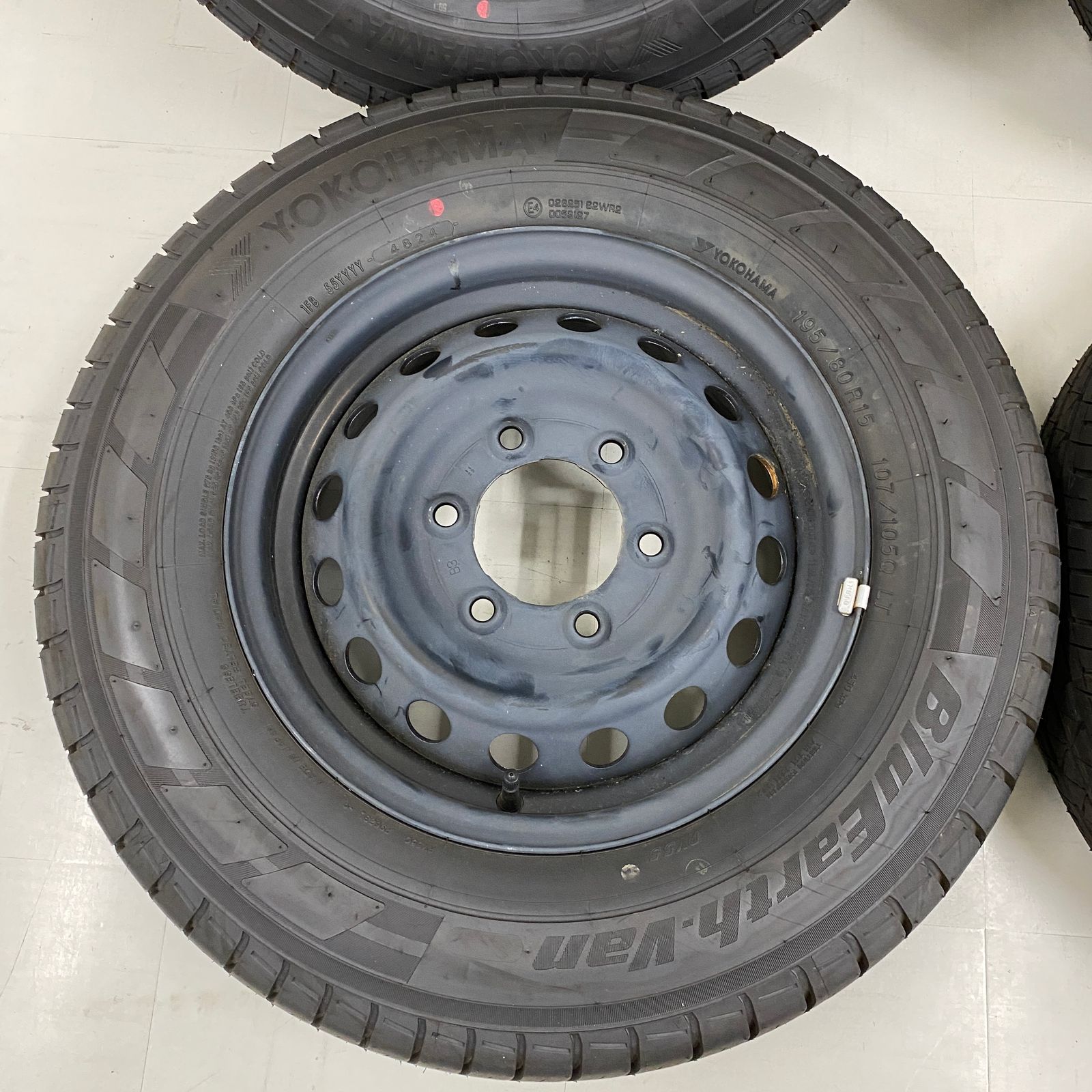 日産キャラバン純正スチールホイール 15インチ 5.5J 6H PCD139.7 +