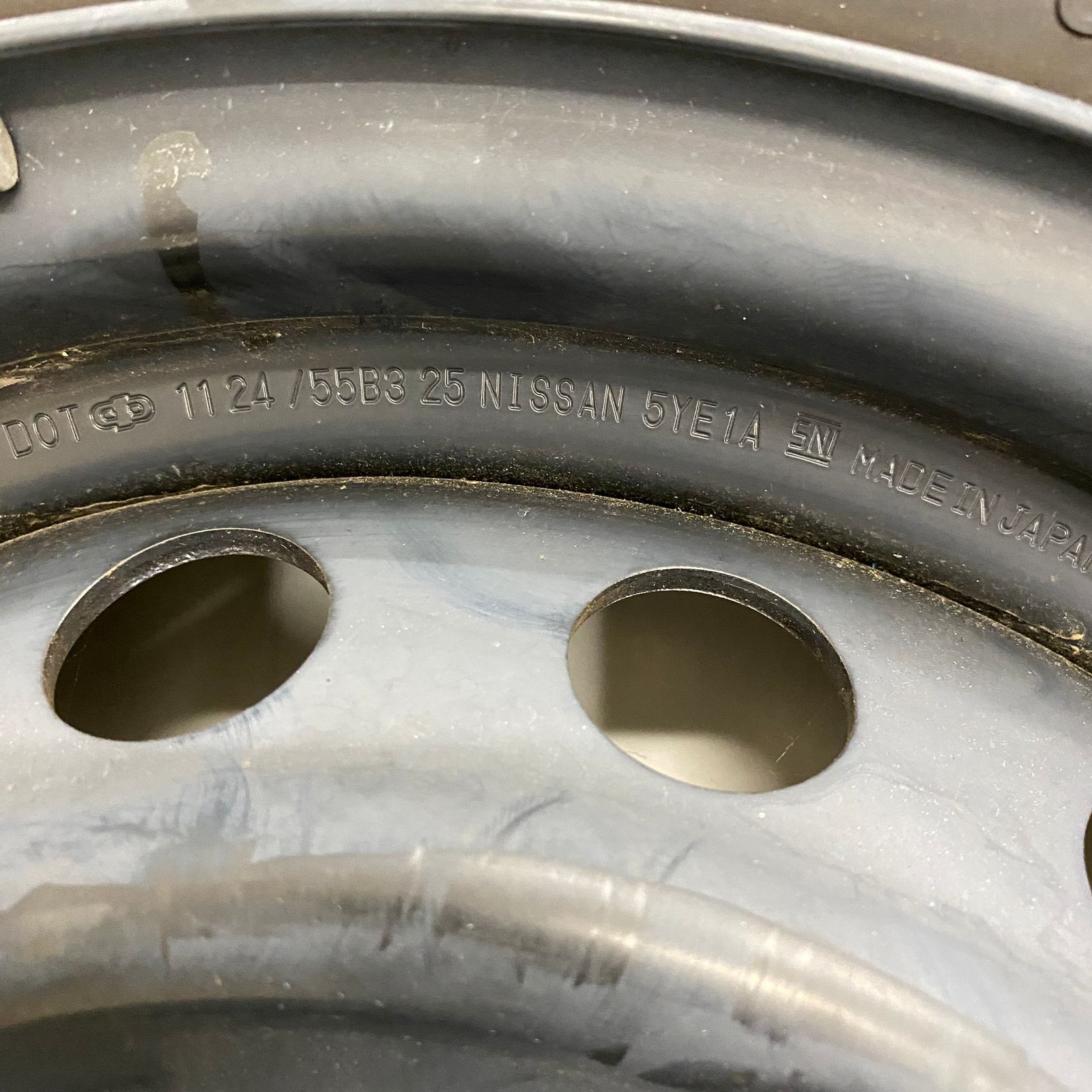 日産キャラバン純正スチールホイール 15インチ 5.5J 6H PCD139.7 + 