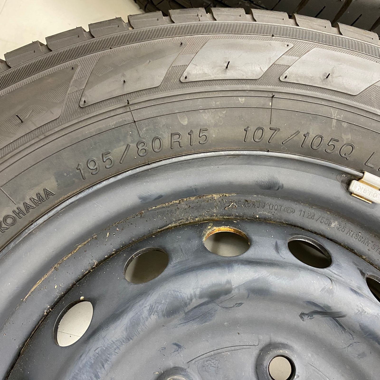 日産キャラバン純正スチールホイール 15インチ 5.5J 6H PCD139.7 + 