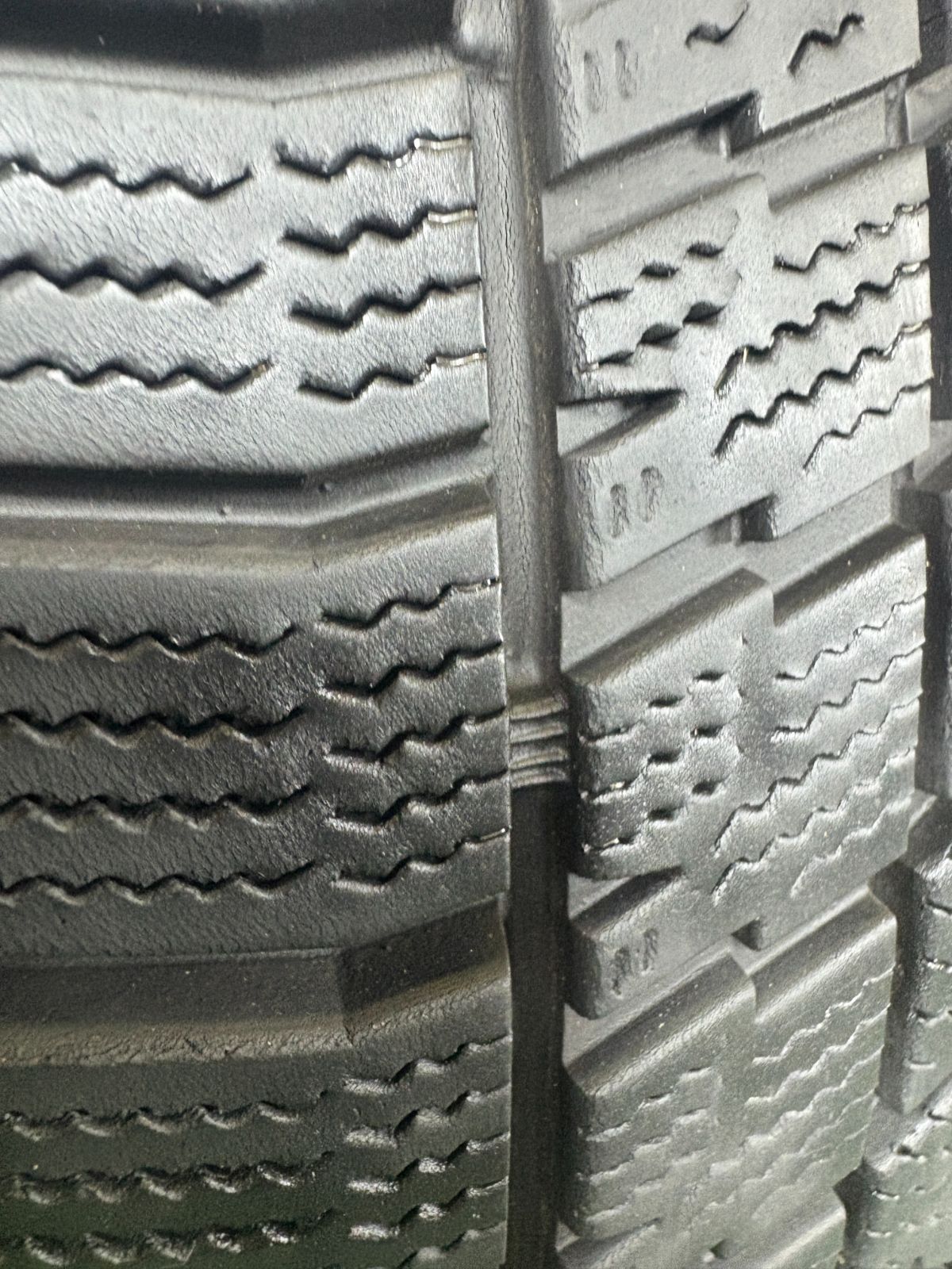 送料無料☆195/65R15 グッドイヤー ICE NAVI 8 2023年製 4本 冬 タイヤ