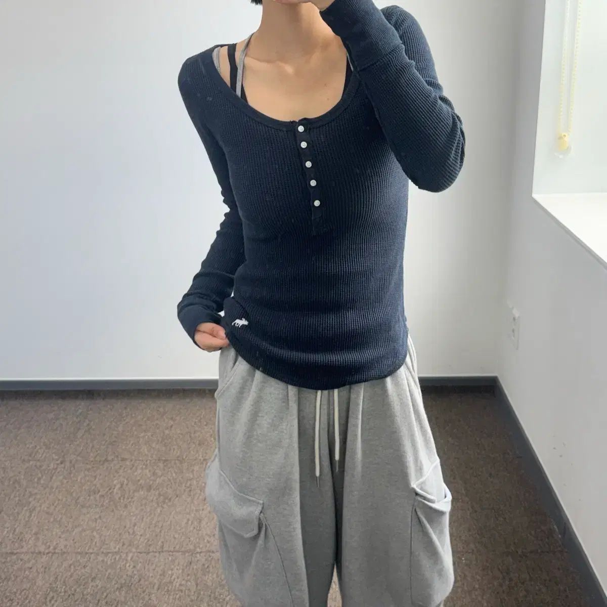 Abercrombie アバクロンビー スモールロゴ ヘンリーネック ネイビー ロングスリーブ