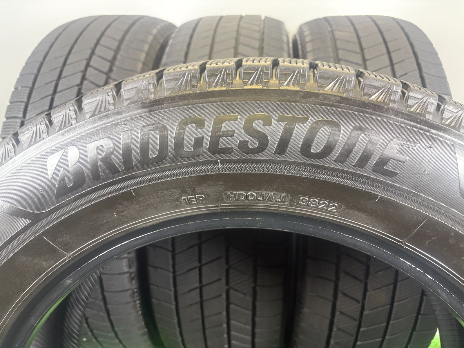 送料無料☆225/60R18 ブリヂストン VRX3 2022年製 4本 冬 タイヤ