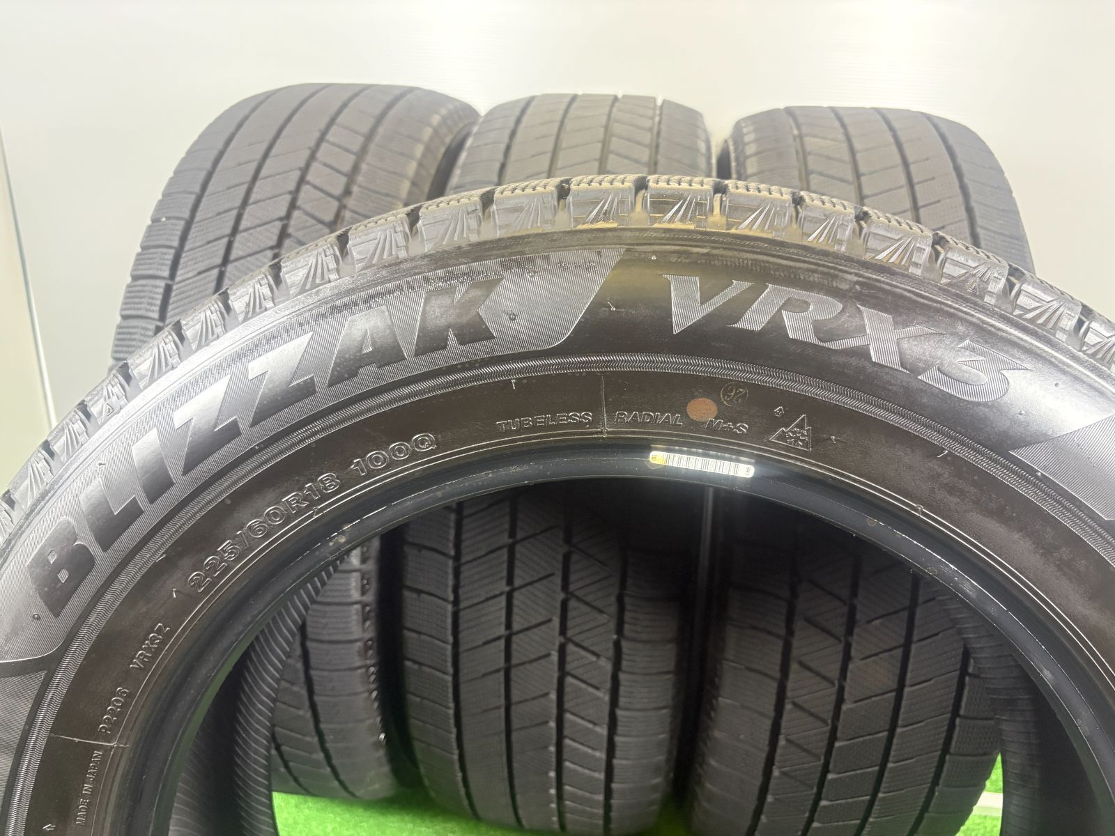 送料無料☆225/60R18 ブリヂストン VRX3 2022年製 4本 冬 タイヤ