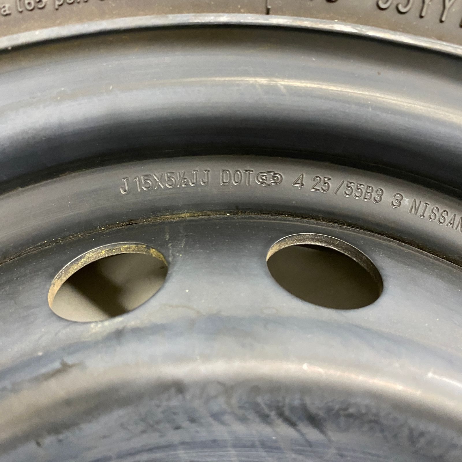 日産 NV350キャラバン 純正スチール YOKOHAMA BluEarth-Van RY55 195