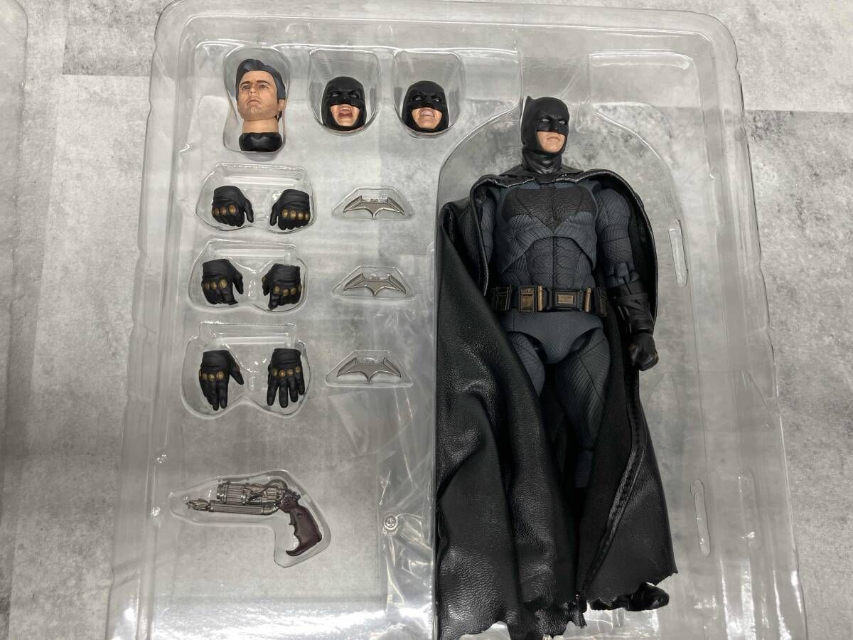 開封品 メディコム・トイ BATMAN (ZACK SNYDER