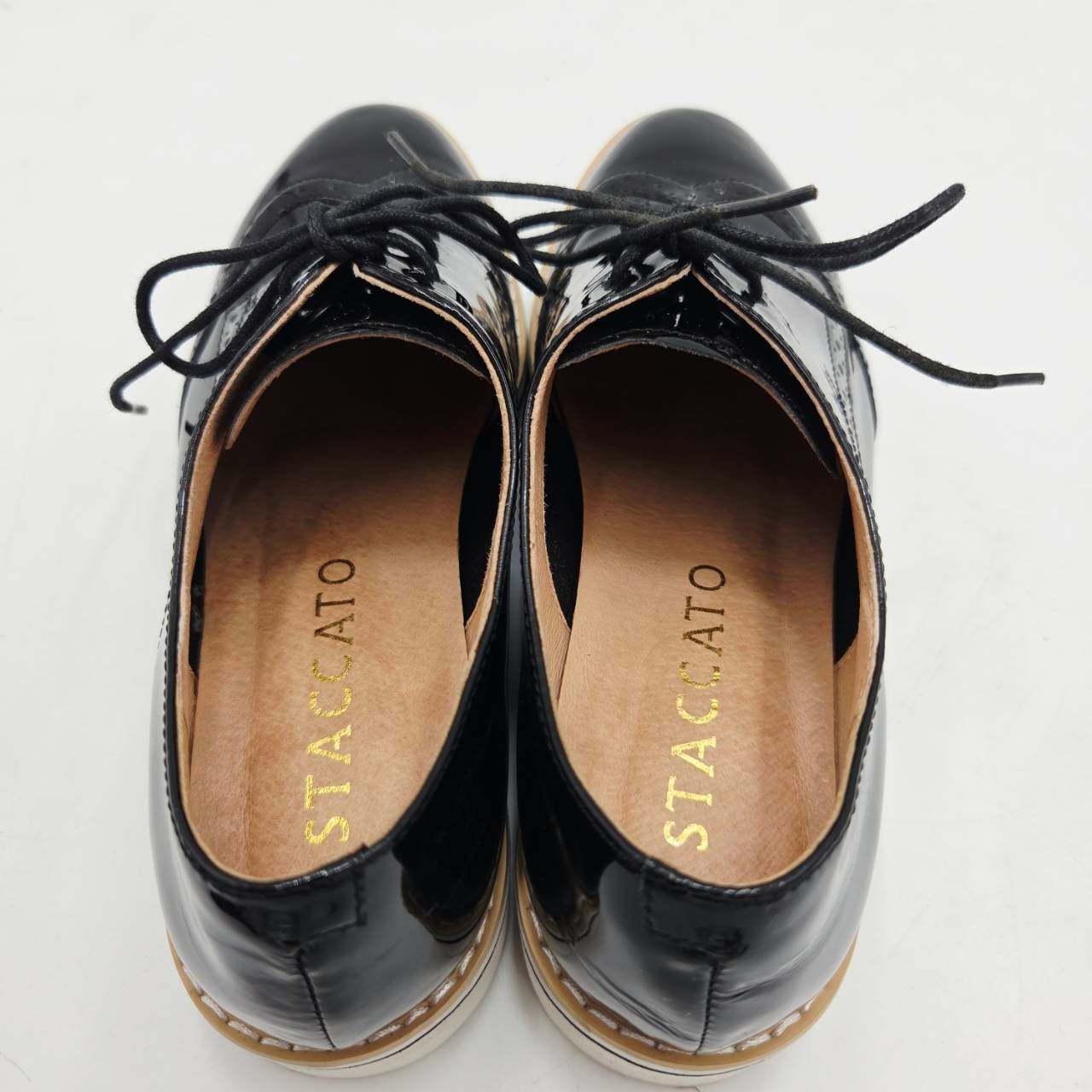 美品 STACCATO スタッカート エナメルレースアップシューズ 厚底