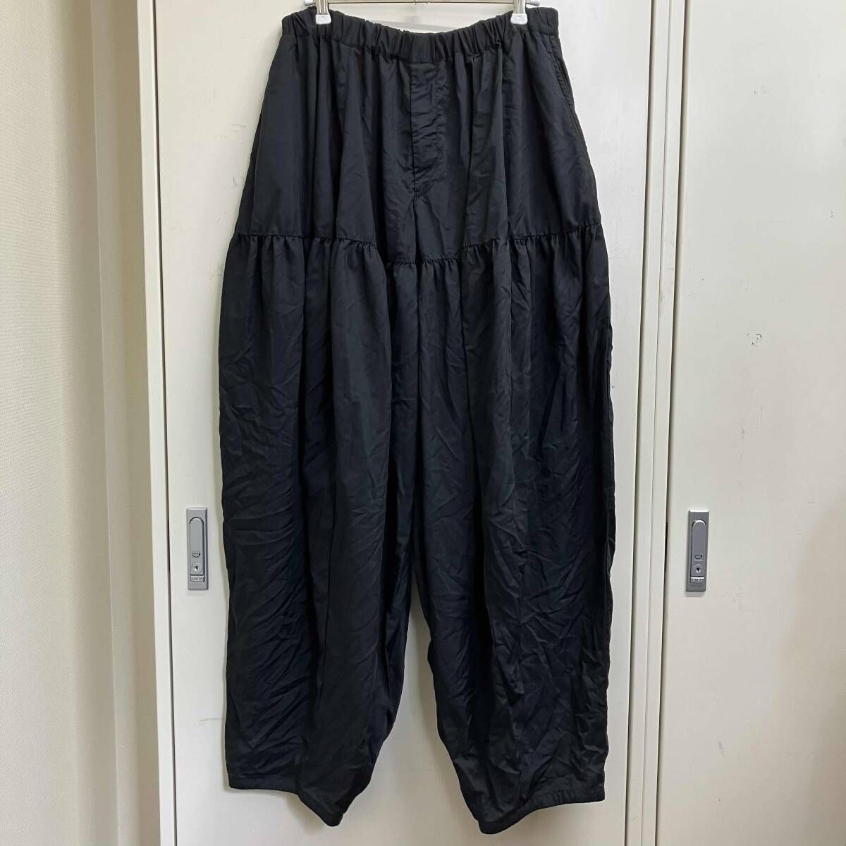 26SS BLACK COMME des GARCONS 製品染めギャザーワイドパンツ 1Q-P010