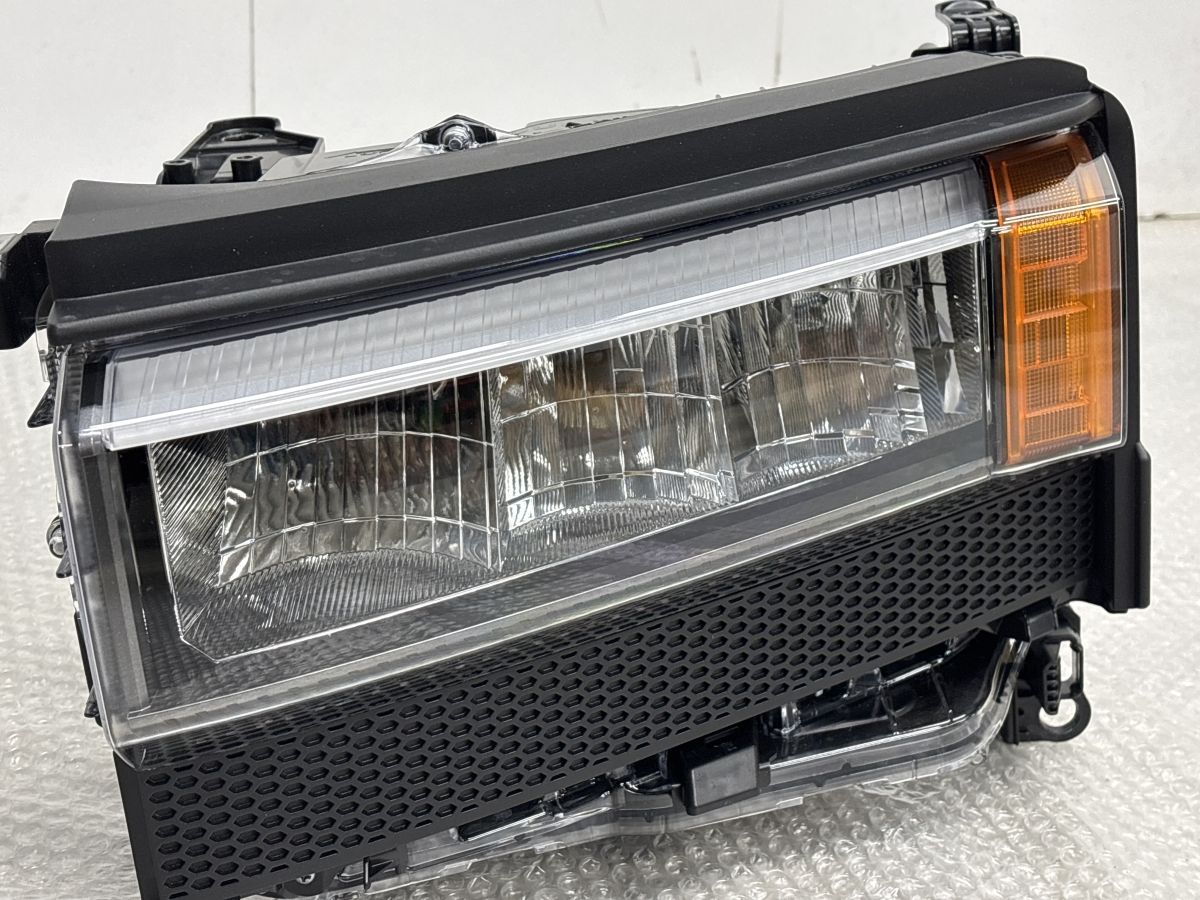 新車外し 美品】トヨタ ランドクルーザー250 VX 純正 LED ヘッドライト