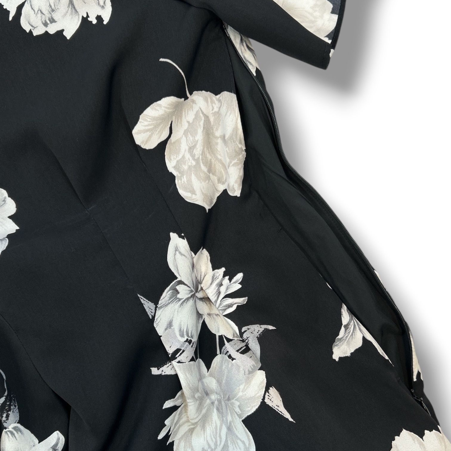 Her lip to パーリップトゥ Monochrome Peony Satin Dress ドレス