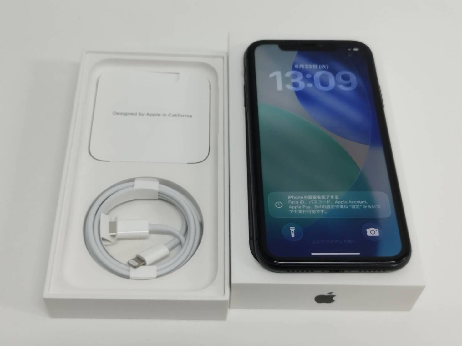 SIMフリー】iPhone 11 64GB ブラック バッテリー100％ - メルカリ