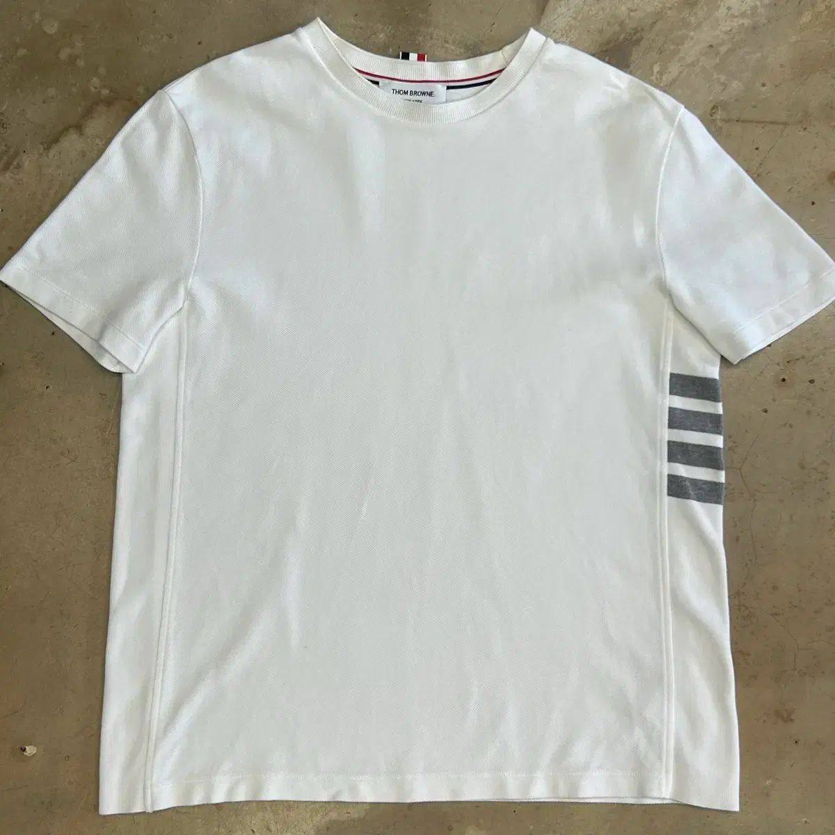 トム・ブラウン 白 半袖Tシャツ 3