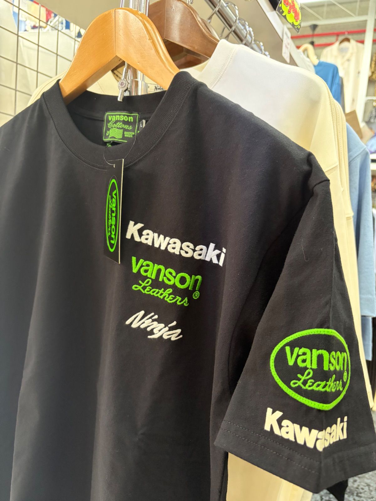 KAWASAKI カワサキ　コラボ‼️VANSON バンソン⚫︎半袖　Tシャツ　ホワイト　ブラック ninja M L XL