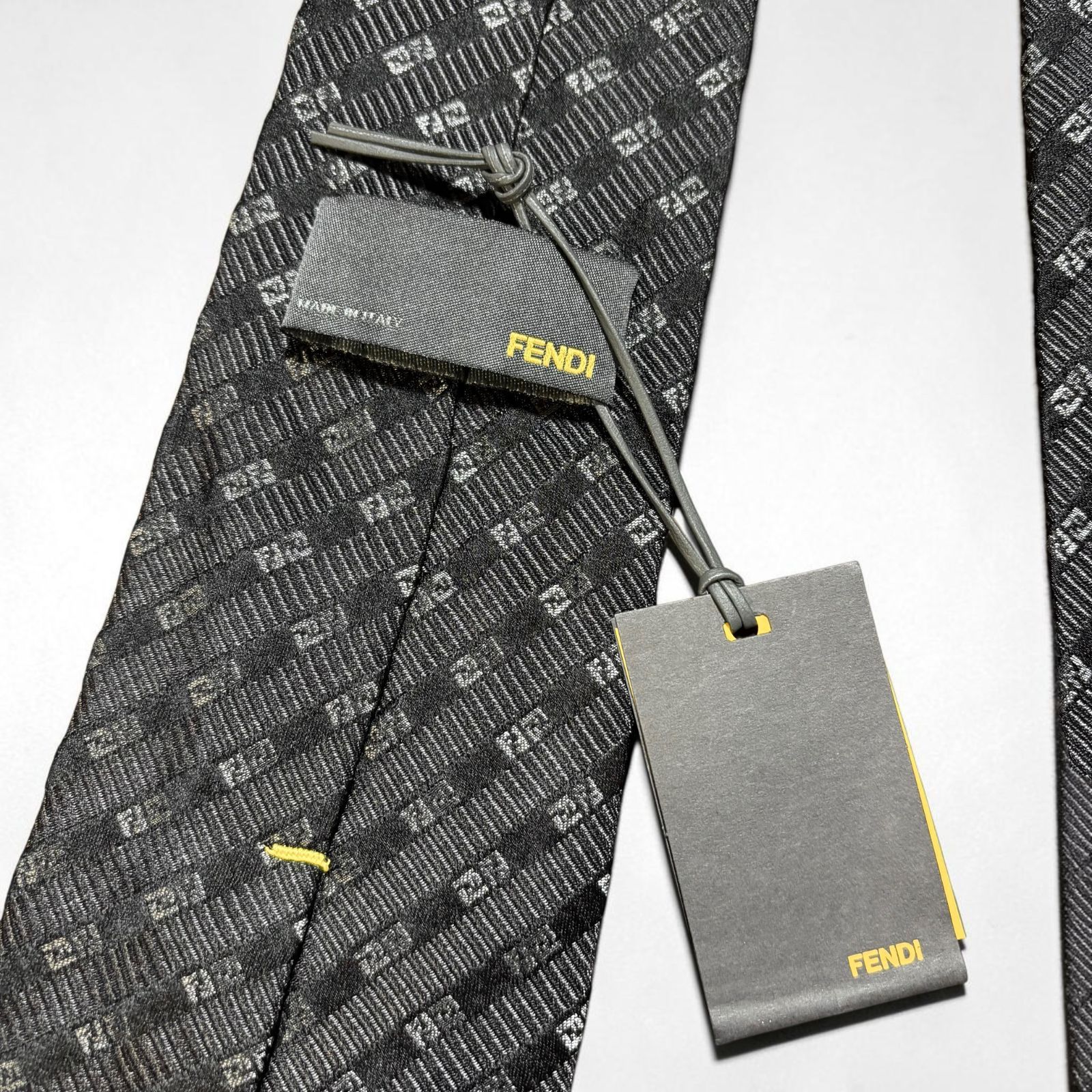 新品タグ付 フェンディ FENDI ネクタイ 最高級シルク100% ズッカ柄 黒