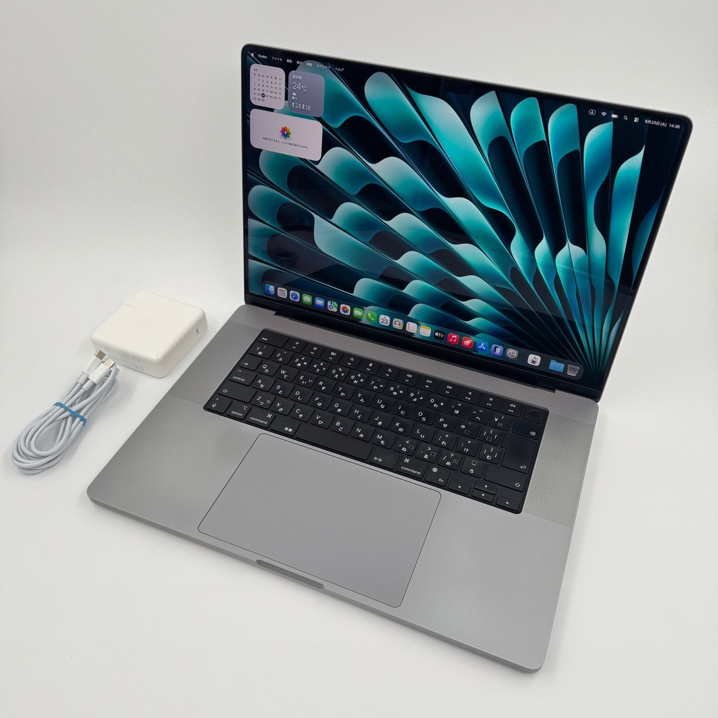 【送料無料】Apple MacBook Pro 16(2021, A2485) M1 Max / RAM 64GB / SSD 1TB / スペースグレー / 充放電回数 : 504 [MC195]
