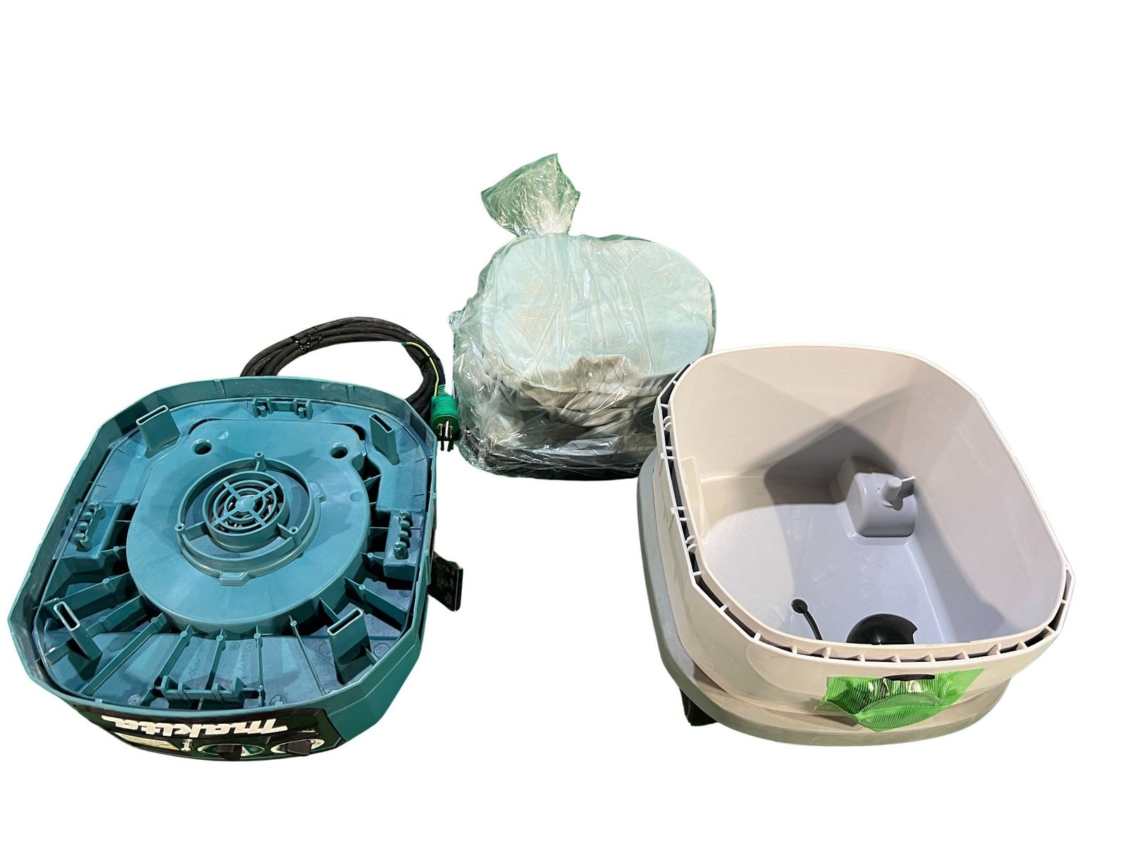 ☆中古品☆makita マキタ 粉じん専用 集じん機 VC0840 ホース付 100V 8L 工具連動 コード式 集塵機 掃除機 業務用 クリーナー130053