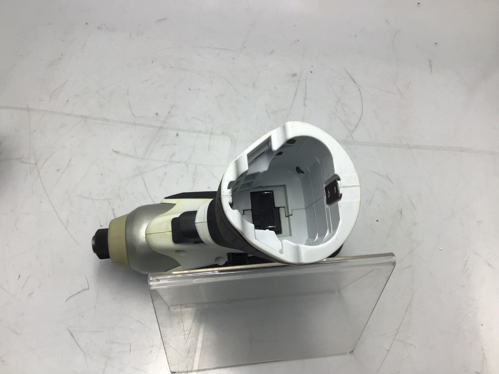 【中古品】Makita/マキタ TD090DZ ☆ 10.8v充電式インパクトドライバ 【充電器、バッテリー１個セット】 [IT_GXQSB][知立][M04]