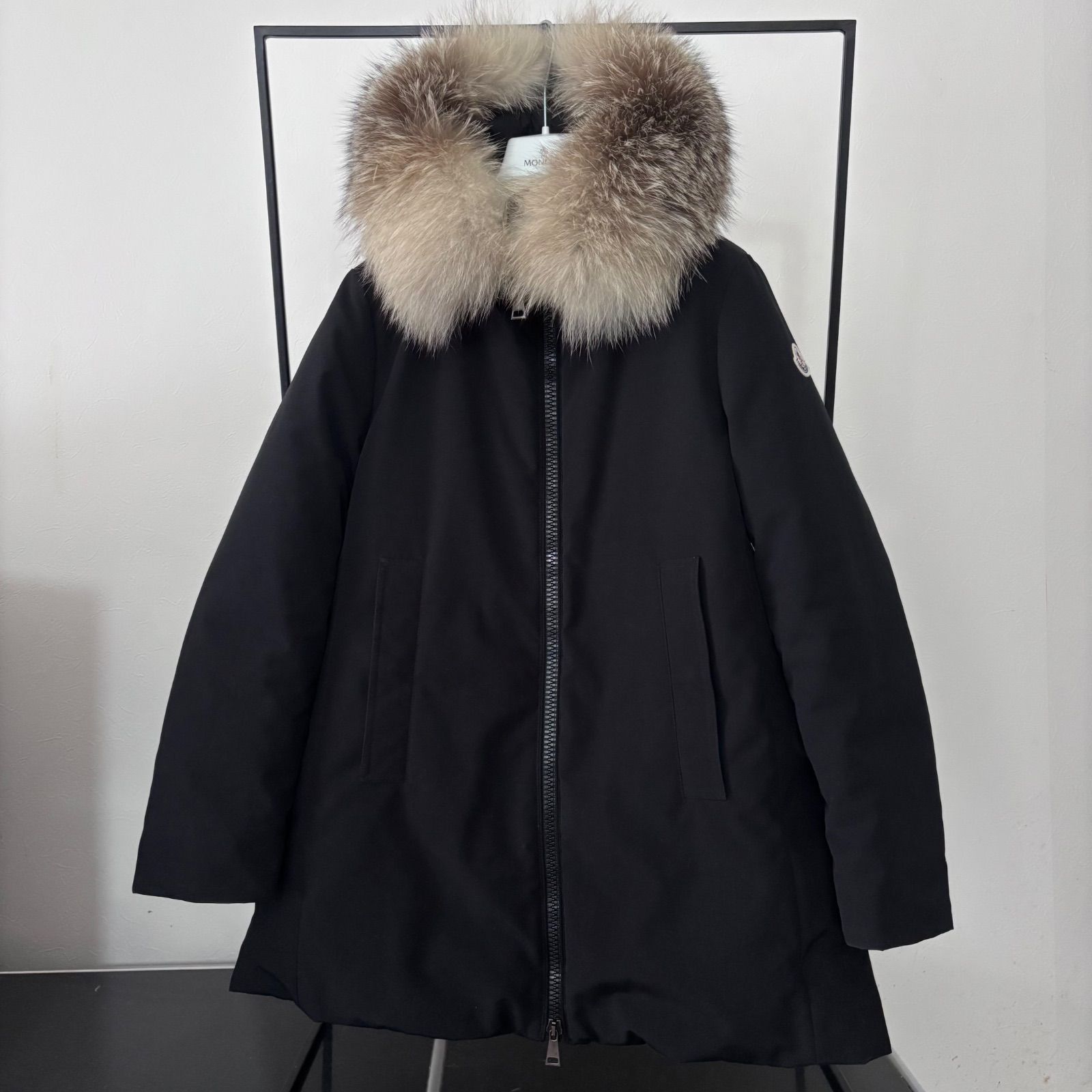 最上級ファーモンクレールダウンコート MONCLER☆モンクレール☆BLAVET☆最高級フォックスファー付☆ダウン