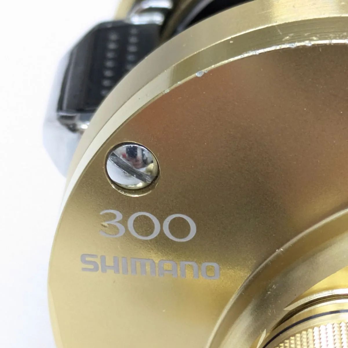 1)【中古品】 シマノ 18.カルカッタコンクエスト300（03863） ①
