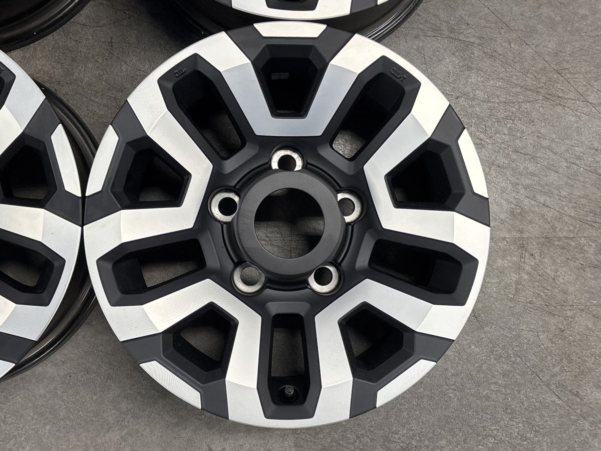 新車外し品】トヨタ 再再販 ランドクルーザー 70 純正 16in 7.0J ±0