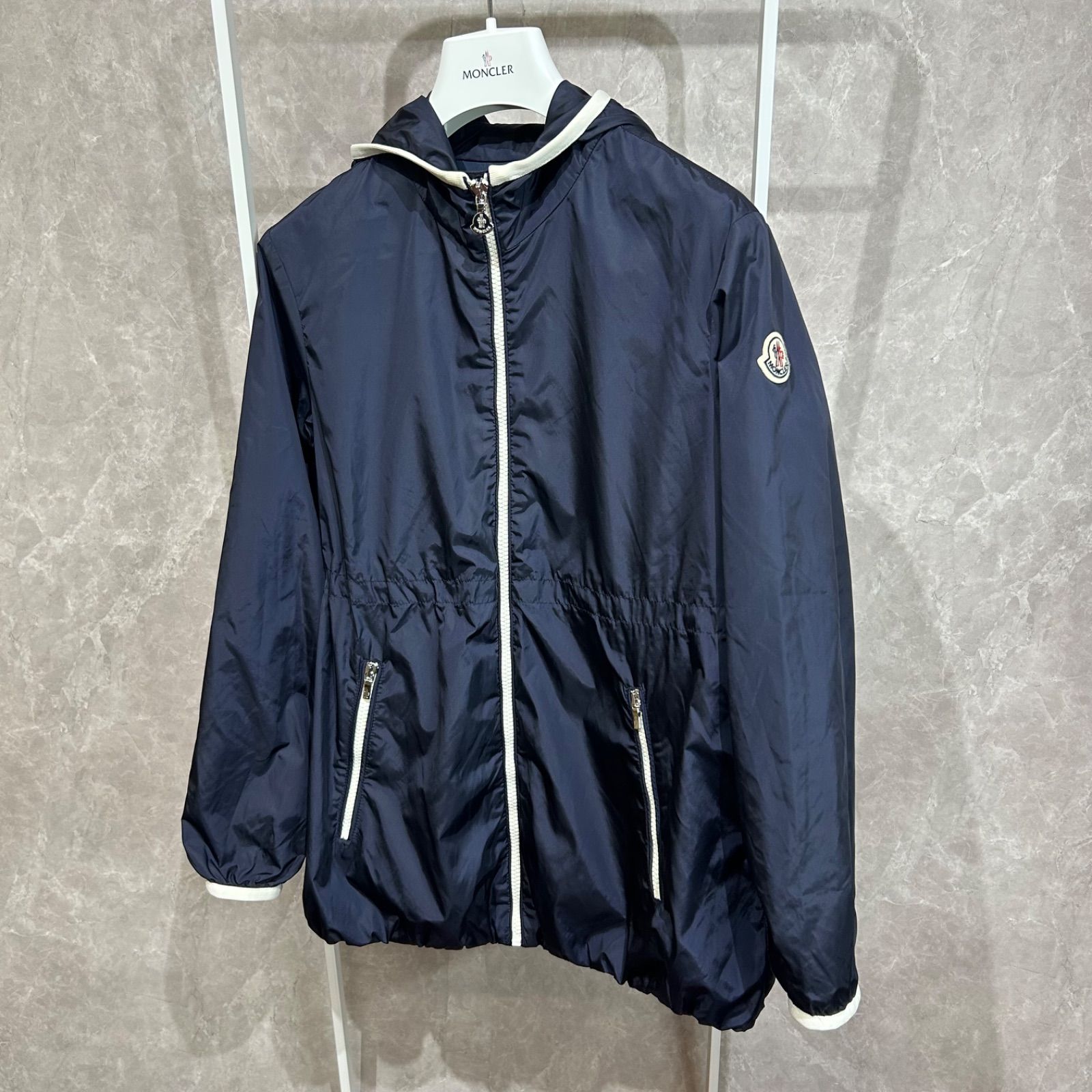【極美品】MONCLER ナイロンジャケット AYROLLE ネイビー パーカー MONCLER モンクレール ナイロンジャケットパーカーネイビー12A - メルカリ