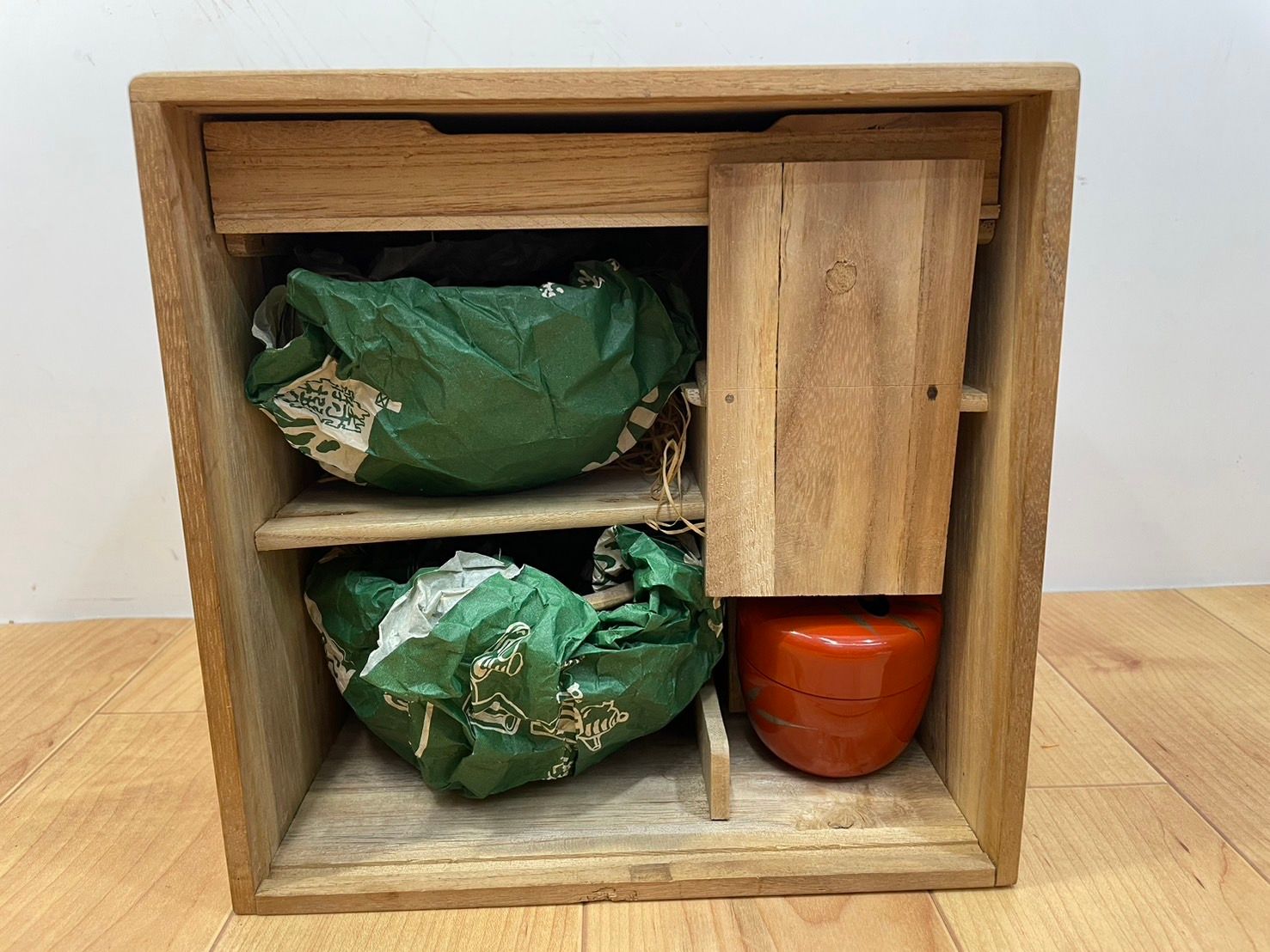 送料無料S84745 旅箪笥 茶棚 棚 茶道具 セット 茶杓 袱紗 茶筅 木製