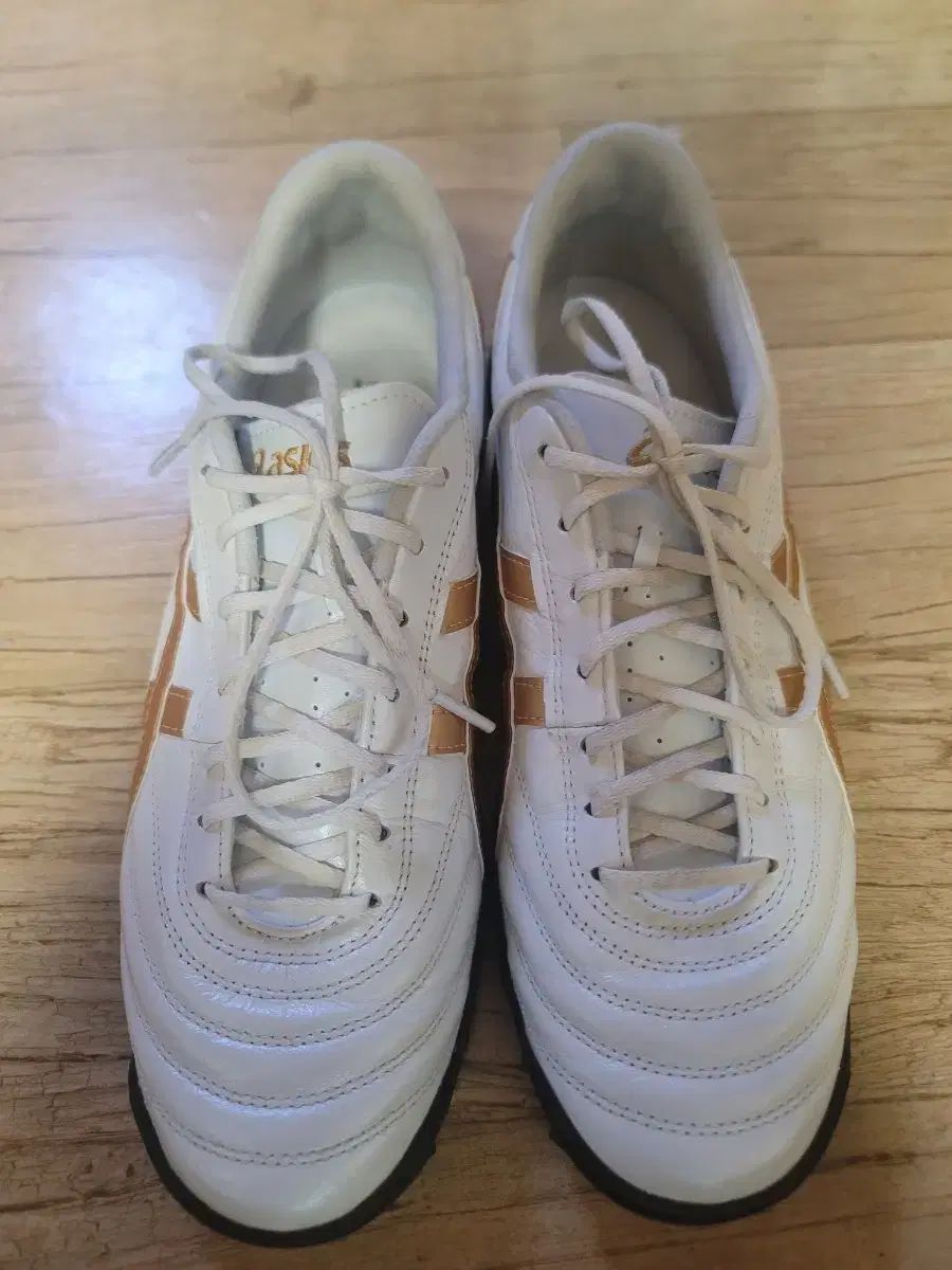 アシックス サッカーシューズ C3 TF 270 GOLD 出品