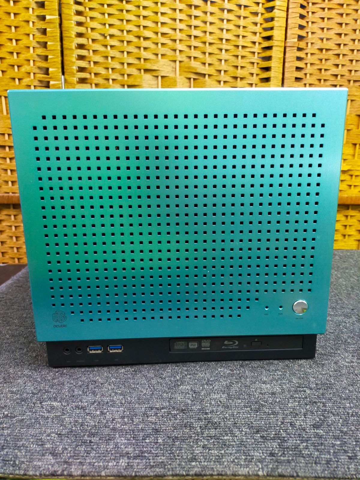 ジャンク acubic Abee Corporation キューブ型PCケース 自作PC Blu-rayドライブ搭載 ※部品取り