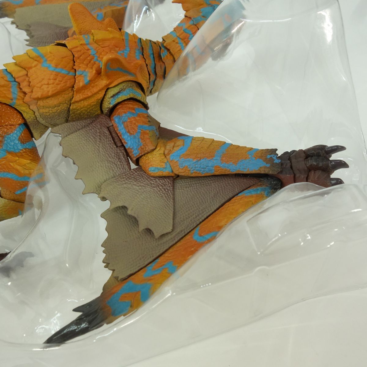 BANDAI SPIRITS バンダイスピリッツ S.H.MonsterArts ティガレックス 