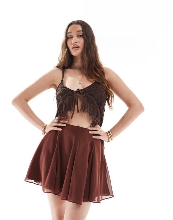 エイソス レディース ボトムス スカート シフォン ミニ ASOS DESIGN flippy chiffon mini skirt in cherry chocolate Cherry チョコレート
