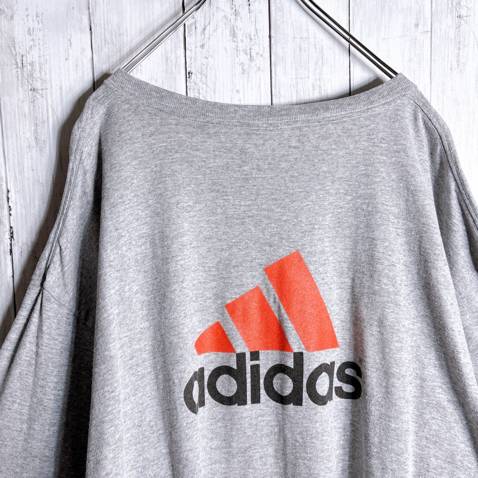 スポーツ人気】adidas T-shirt アディダス サッカー グラフィック