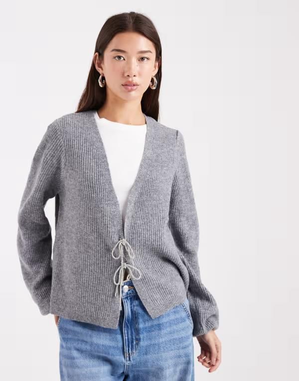 ピーシーズ レディース アウター カーディガン Pieces cardigan with embellished bow ties in medium gray melange Medium Gray