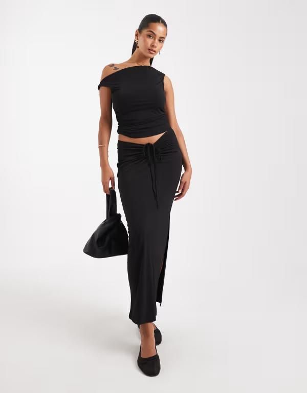 ヴェロモーダ レディース ボトムス スカート ギャザー マキシ Vero Moda slinky ruched front maxi skirt part of a set Black ブラック