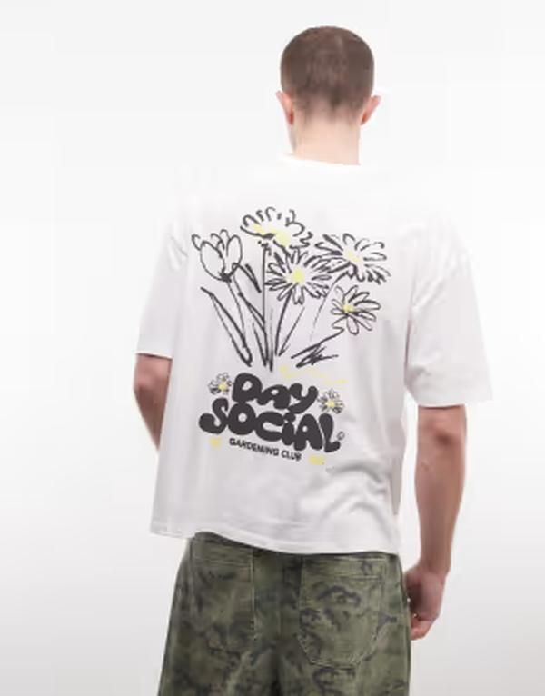 エイソス メンズ トップス Tシャツ フラワー柄 フラワー グラフィック ASOS DESIGN boxy oversized Tshirt with floral graphic WHITE ホワイ