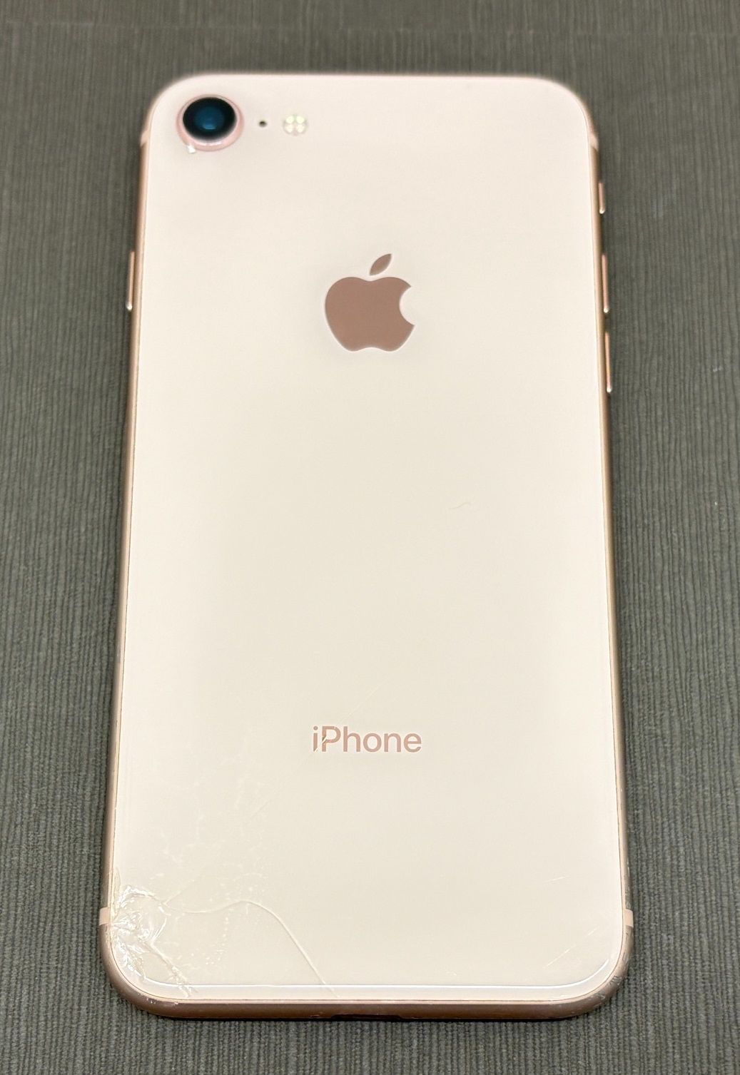 ジャンク】iPhone8 64GB ゴールド docomo -AT27- - メルカリ ジャンク】iPhone8 64GB ゴールド docomo -AT27- - メルカリ