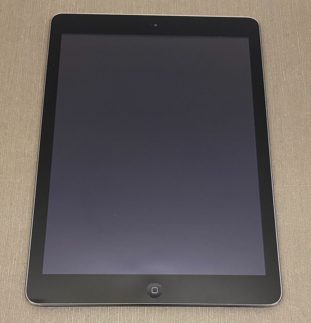 iPad Air 第1世代 16GB シルバー Wi-Fiモデル -SP881- - メルカリ