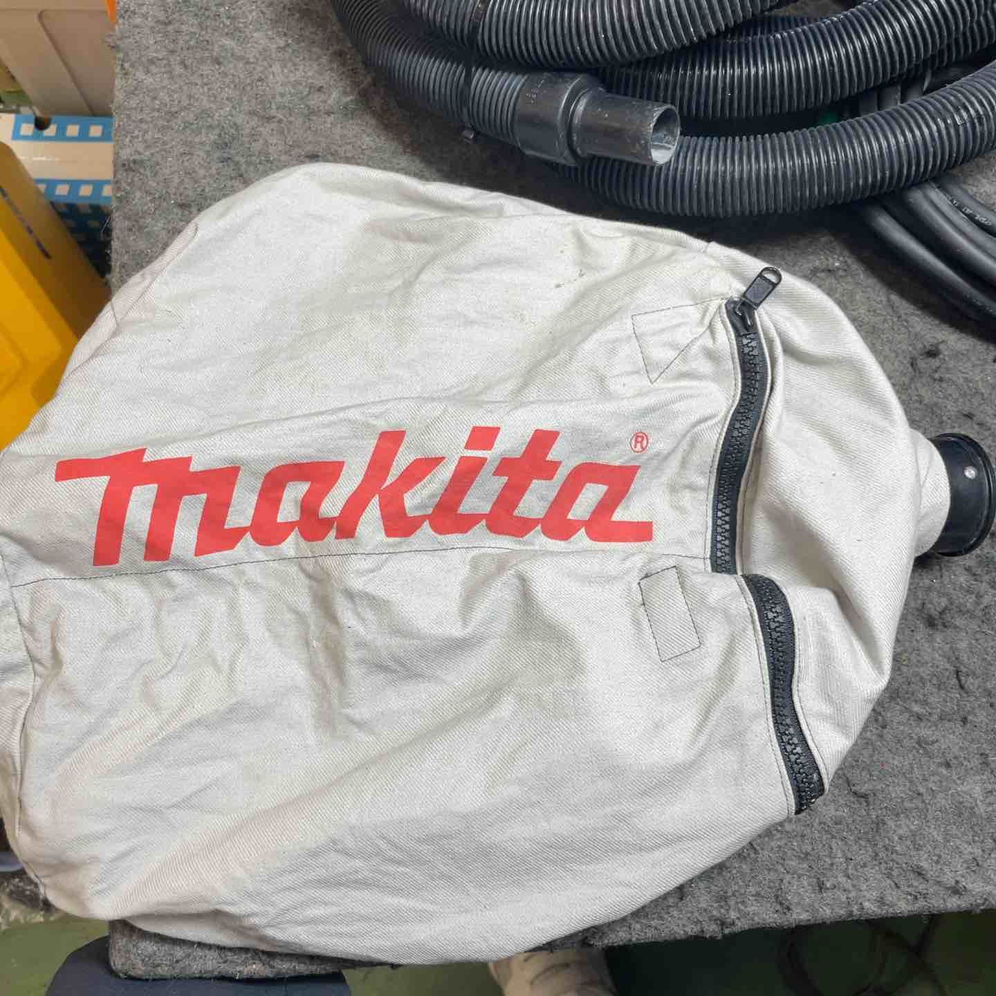 マキタ(makita) 小型集じん機 乾式 450(P)【桶川店】 - メルカリ マキタ(makita) 小型集じん機 乾式 450(P)【桶川店】 - メルカリ