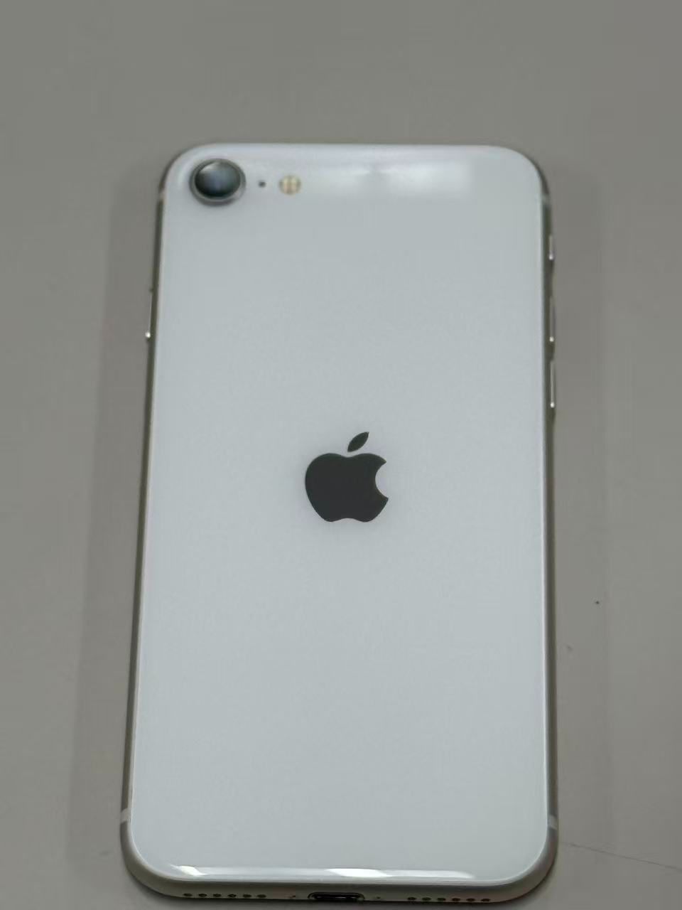 極美品 iPhone SE3 64GB 白 SIMフリー 100% - メルカリ