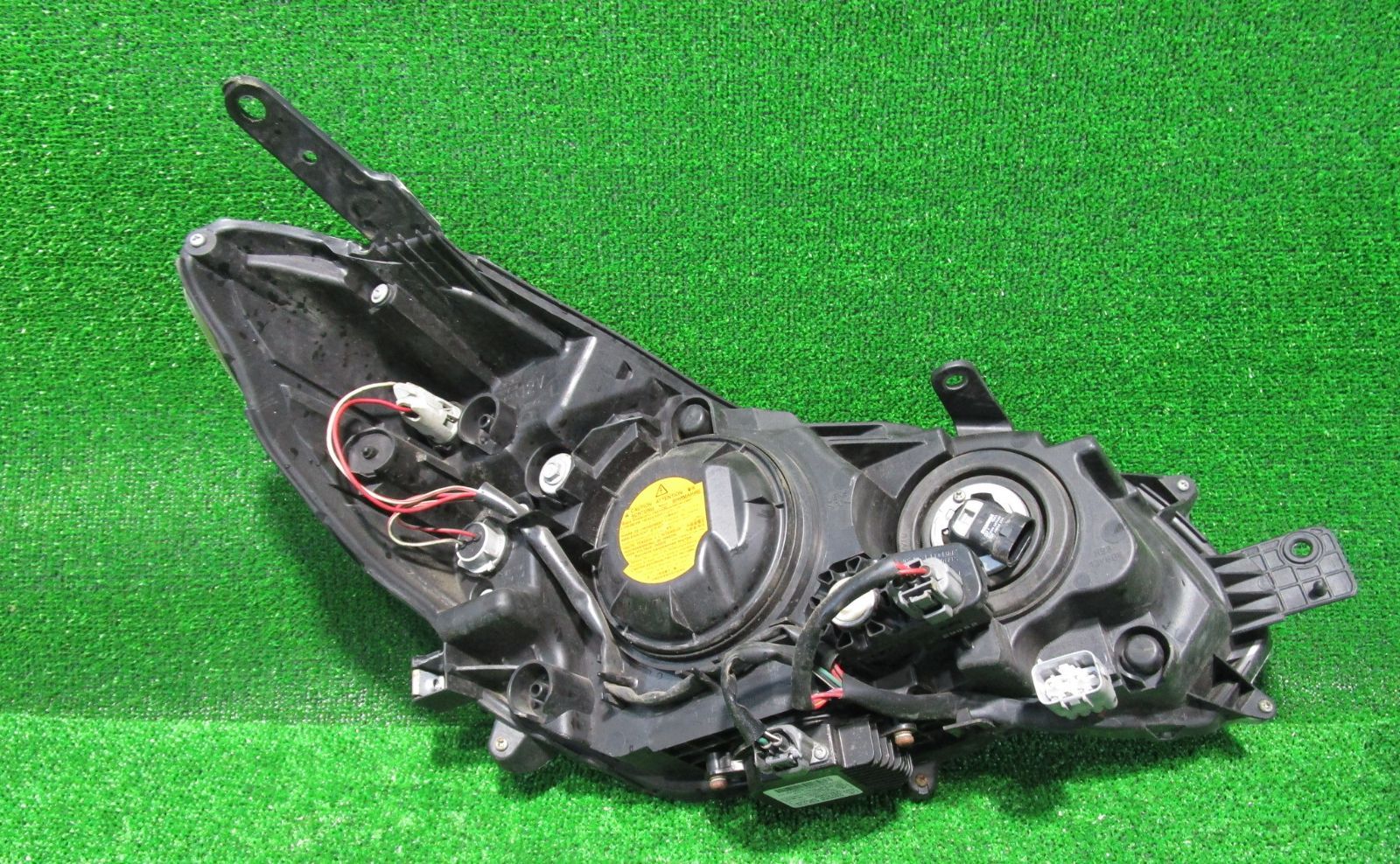 インプレッサXV DBA-GP7 左 ヘッド ランプ ライト 84001-FJ411 HID