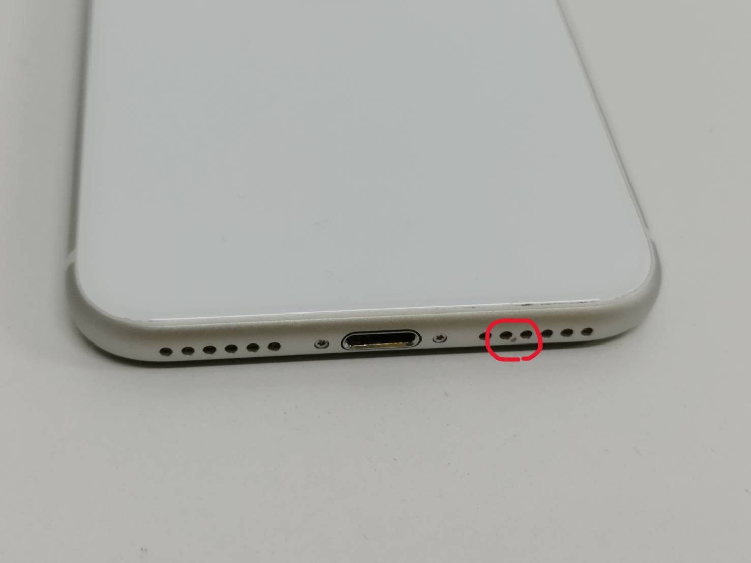 iPhone SE 2 128GB ホワイト SIMロックあり - メルカリ